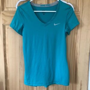 Nike Pro Women's Short Sleeve V-Neck Athletic Tee in Aqua Sz M
